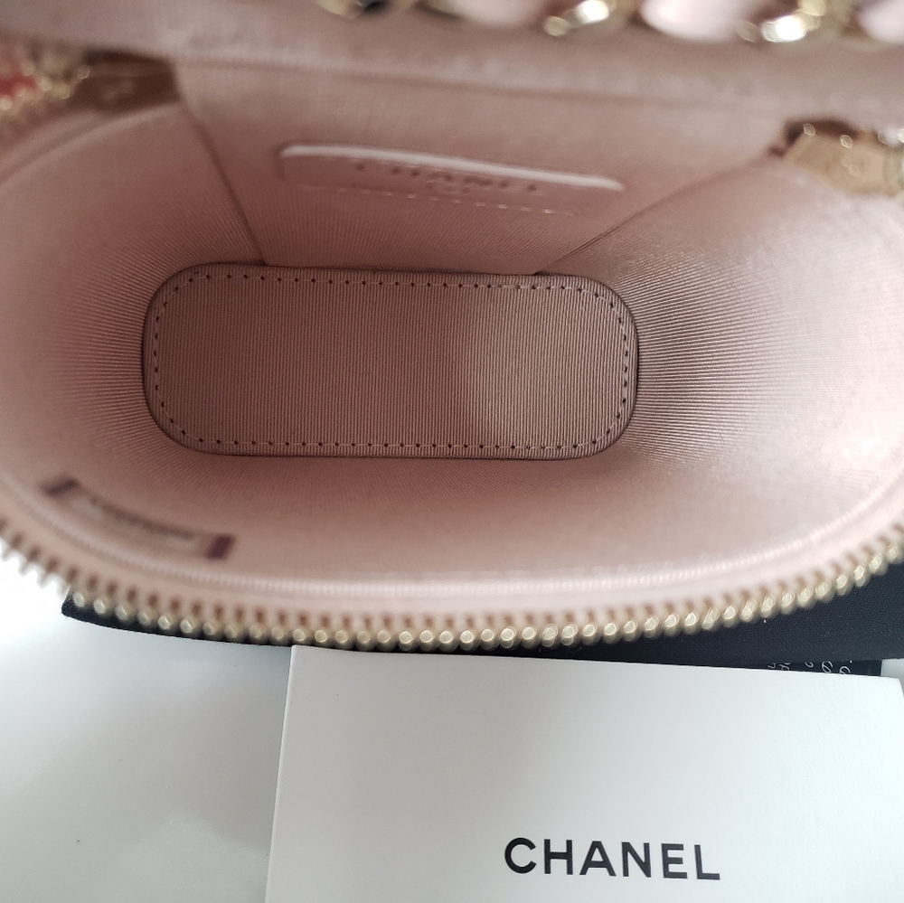 SOLD 💯 Brand New‼️ Chanel Vanity 💯 - Picture 7 of 15